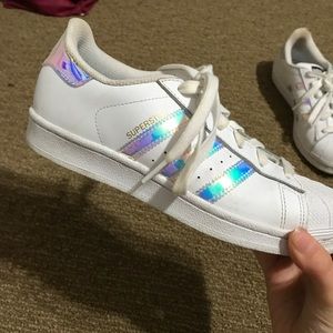 iredecent adidas superstars